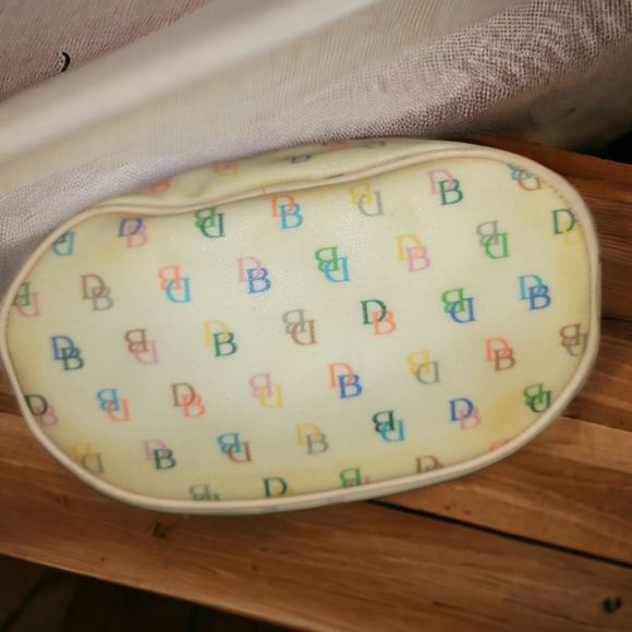 2-PIECE DOONEY & BOURKE VINTAGE Y2K RAINBOW BUCKET BAG & MATCHING WRISTLET - Picture 2 of 16